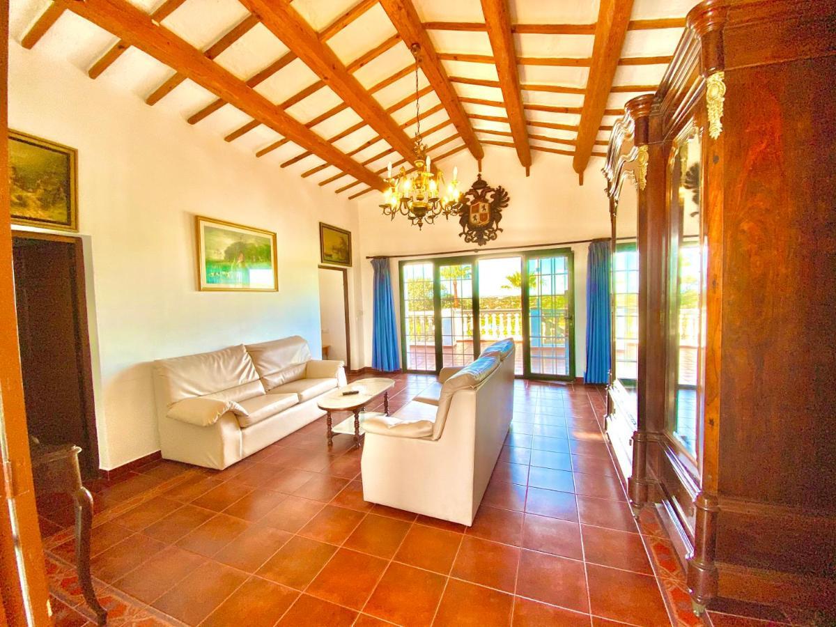 Agroestancia Lloc Nou En Ciutadella De Menorca Country house